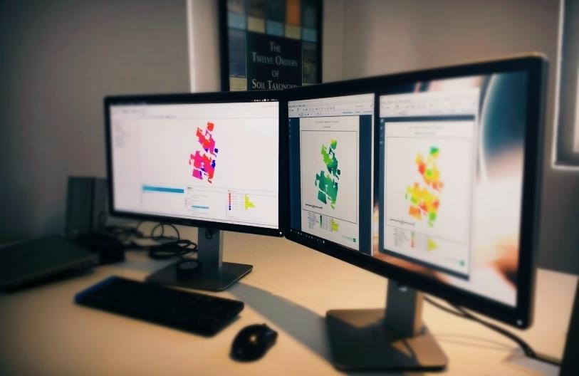 Home Diseño y análisis de mapas prediales en oficina